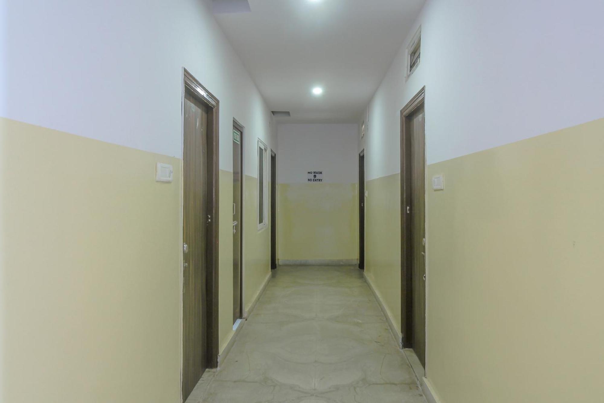 Spot On Mohit Gokul Lodge New Room'S Near Snow World Lalaguda Ngoại thất bức ảnh