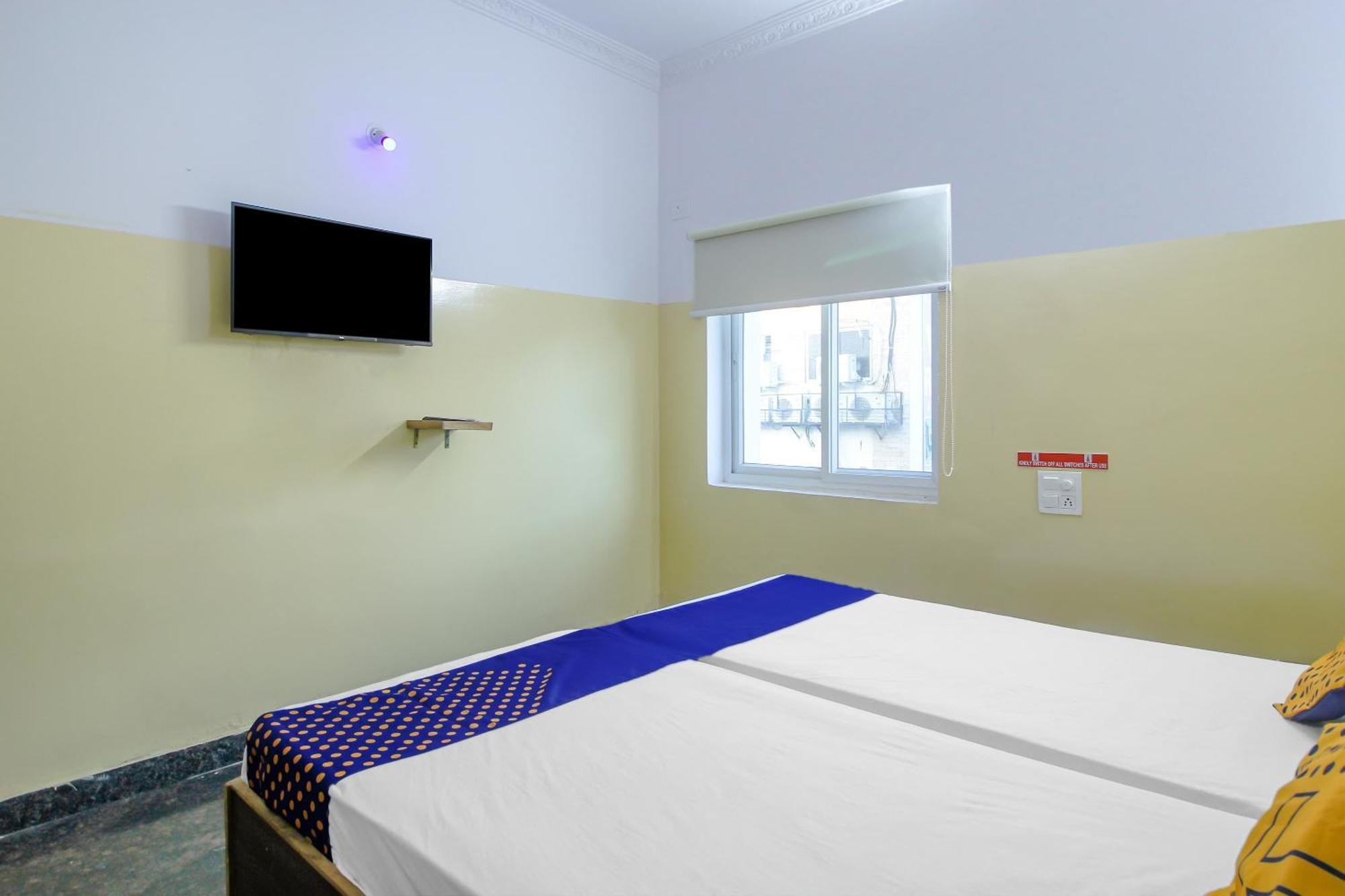 Spot On 81775 Mohit Gokul Lodge New Luxury Room'S Near Secunderabad Railway Station Lalaguda Ngoại thất bức ảnh