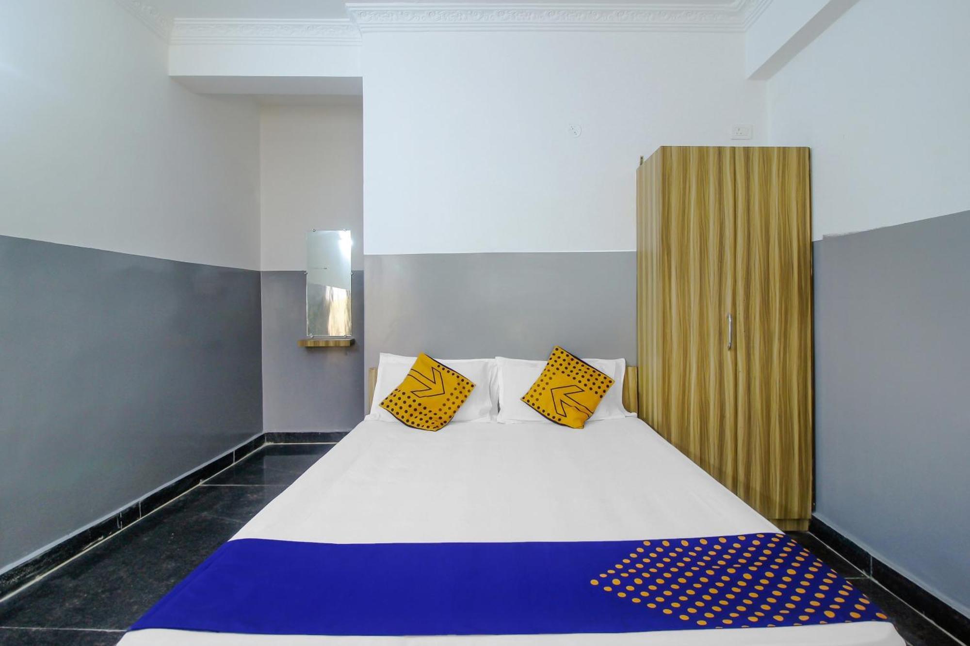 Spot On 81775 Mohit Gokul Lodge New Luxury Room'S Near Secunderabad Railway Station Lalaguda Ngoại thất bức ảnh